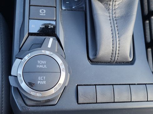 Certified 2025 Toyota Tacoma SR5 image 32