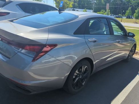 Used 2023 Hyundai Elantra SEL FWD image 7