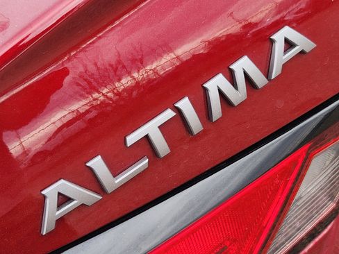 Used 2024 Nissan Altima 2.5 SV image 7