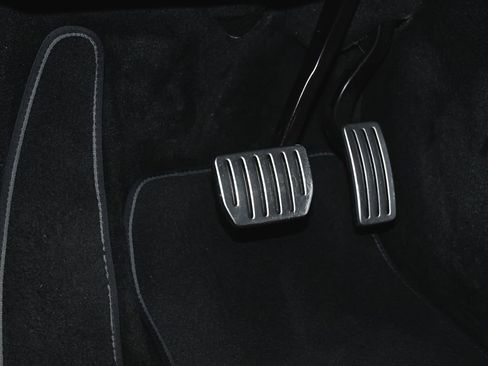 Used 2024 Tesla Model X AWD/4WD image 25