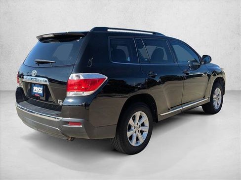 Used 2013 Toyota Highlander SE image 3