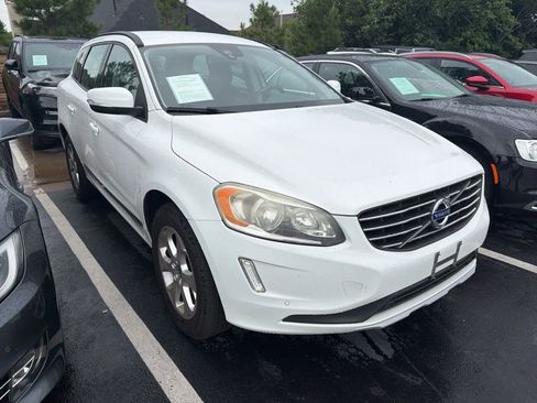 Used 2016 Volvo XC60 T5 w/ Proximity Package FWD image 3