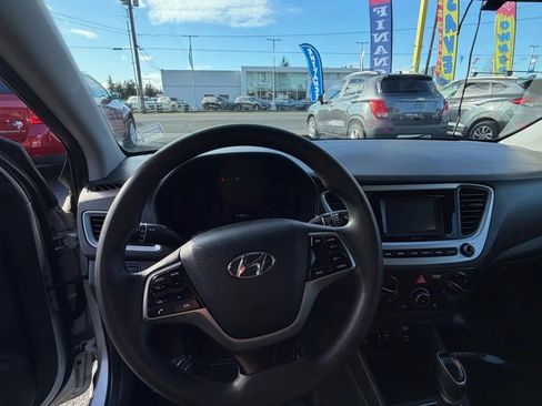 Used 2021 Hyundai Accent SE image 17