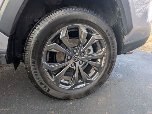 Used 2023 Toyota RAV4 XLE Premium image 25