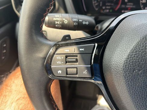 Used 2025 Honda Pilot TrailSport image 17