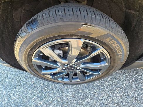 Used 2023 Chevrolet Equinox RS AWD/4WD image 32
