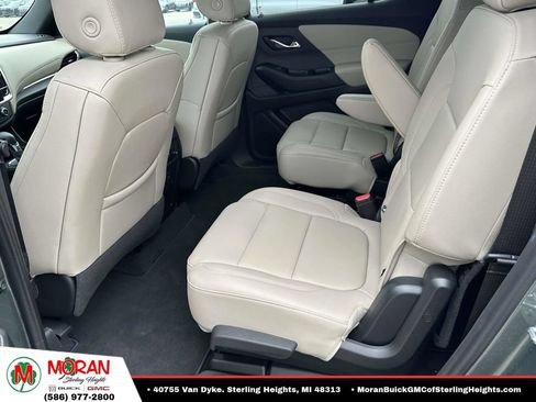 Used 2023 Chevrolet Traverse LT FWD image 12