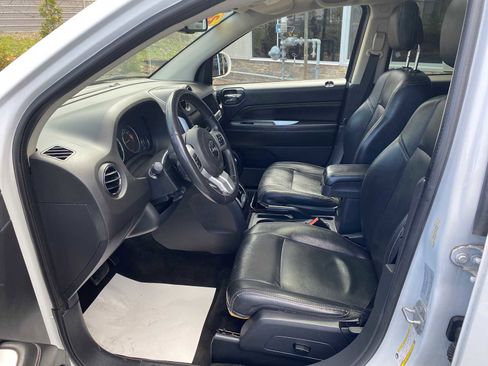 Used 2016 Jeep Compass High Altitude AWD/4WD image 9
