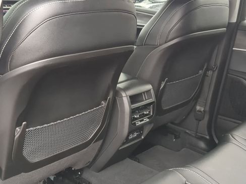 Certified 2024 Jeep Grand Cherokee Limited w/ Black Appearance Package image 18