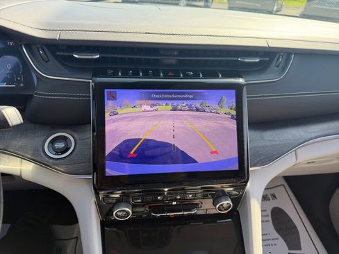 Used 2021 Jeep Grand Cherokee L Overland w/ Luxury Tech Group IV image 18