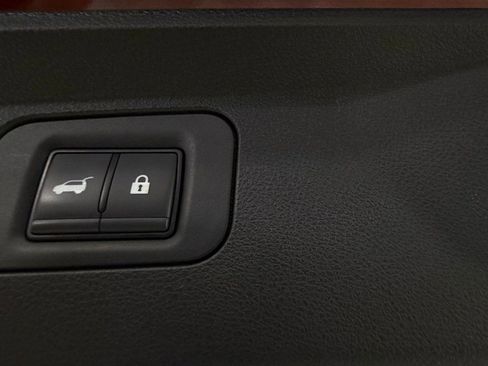 Used 2025 INFINITI QX80 Sensory image 30