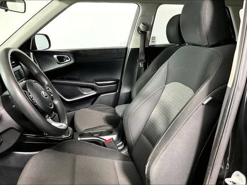 Used 2020 Kia Soul S FWD image 13
