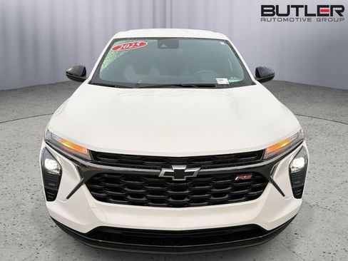 Used 2025 Chevrolet Trax RS w/ Driver Confidence Package FWD image 9