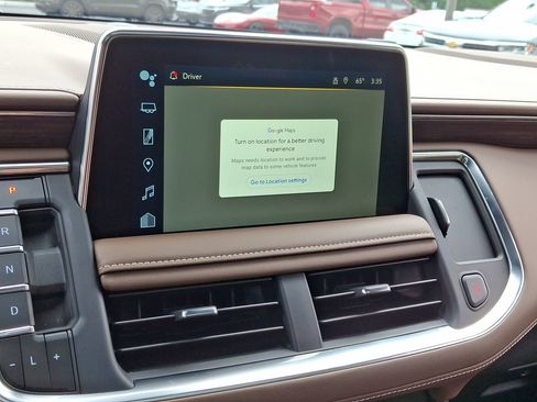 Used 2024 Chevrolet Suburban High Country AWD/4WD image 14