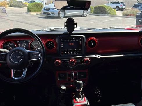 Used 2018 Jeep Wrangler Unlimited Rubicon AWD/4WD image 22