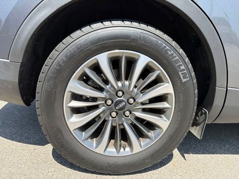 Used 2021 Lincoln Nautilus FWD w/ Equipment Group 101A image 22