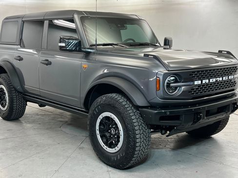 Used 2025 Ford Bronco Badlands AWD/4WD image 7