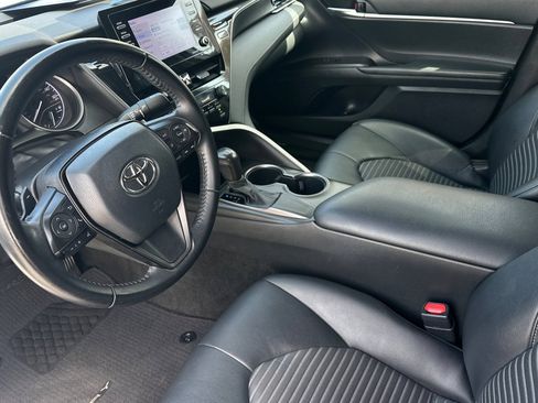Used 2021 Toyota Camry SE w/ Carpet Mat Package (TMS) FWD image 9