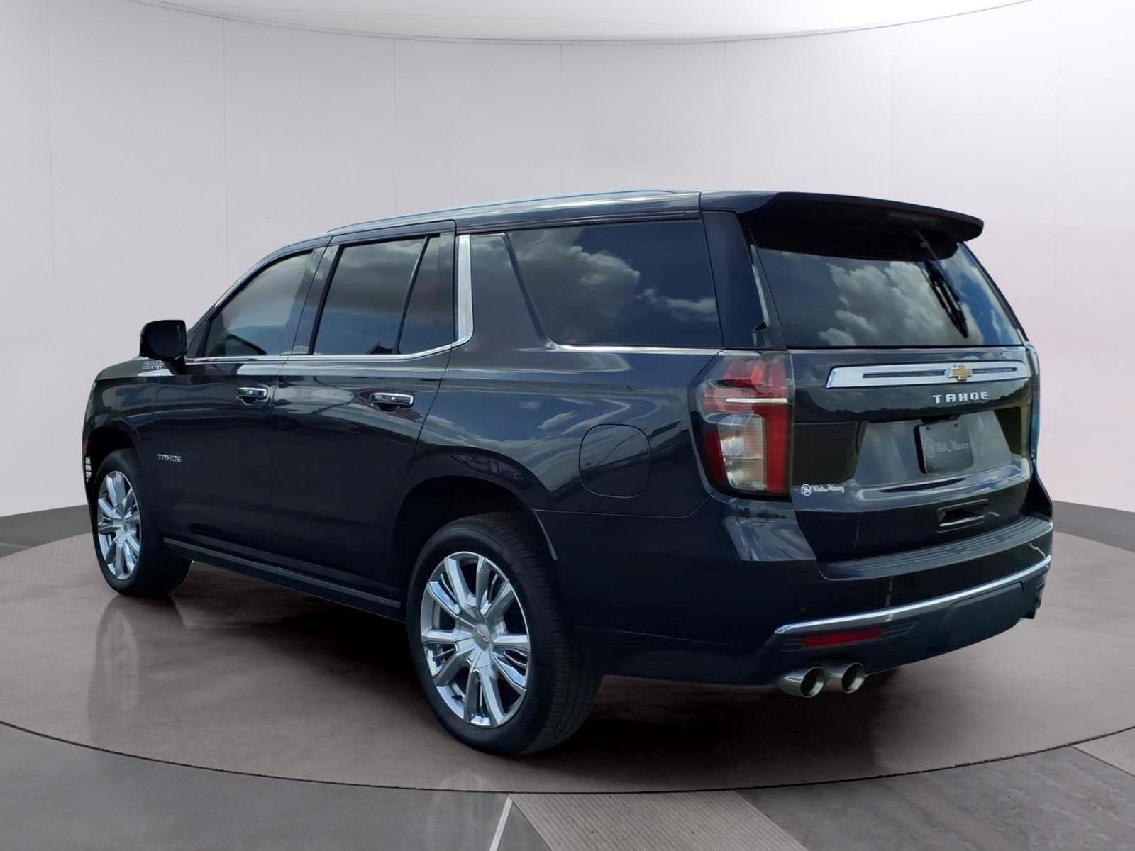 Used 2022 Chevrolet Tahoe High Country AWD/4WD image 3