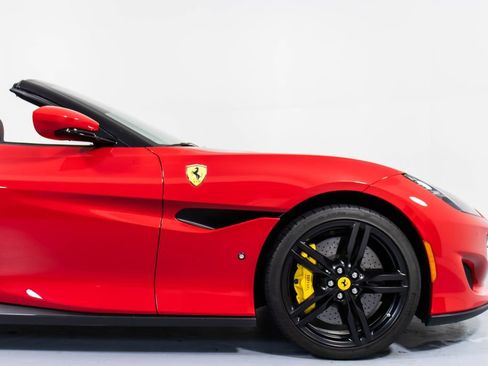Certified 2019 Ferrari Portofino RWD image 16