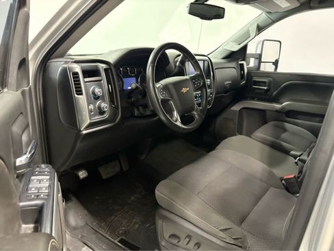 Used 2018 Chevrolet Silverado 1500 LT w/ Texas Edition image 12