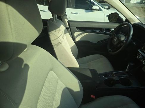 Used 2023 Honda Civic EX image 3