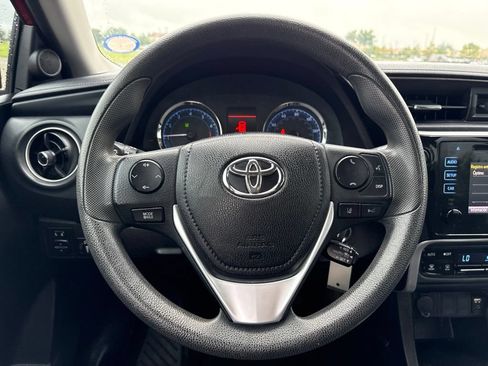 Used 2018 Toyota Corolla LE FWD image 18