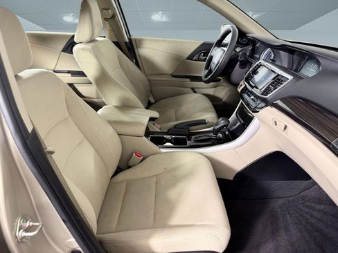 Used 2016 Honda Accord EX image 22