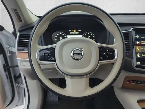 Used 2022 Volvo XC90 T5 Momentum w/ Protection Package Premier image 14