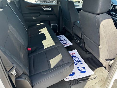 Used 2024 GMC Sierra 1500 SLE image 12