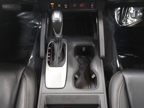 Used 2024 Nissan Frontier SL w/ Technology Package image 16