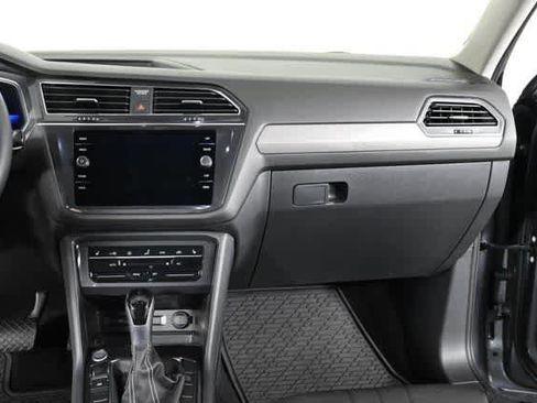 Certified 2023 Volkswagen Tiguan SE w/ Panoramic Sunroof Package image 16