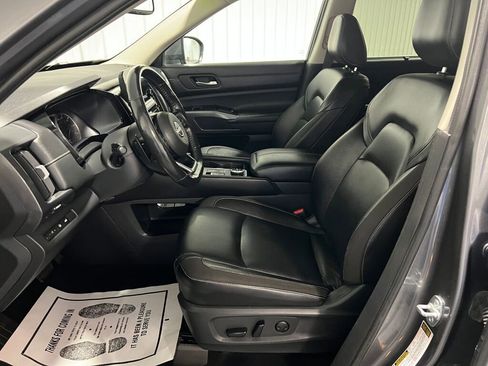 Used 2022 Nissan Pathfinder SL image 5