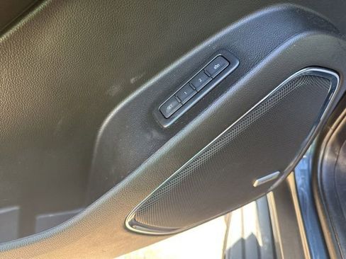 Used 2019 Chevrolet Tahoe Premier AWD/4WD image 11