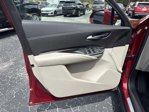 Used 2019 Cadillac XT4 Luxury image 18
