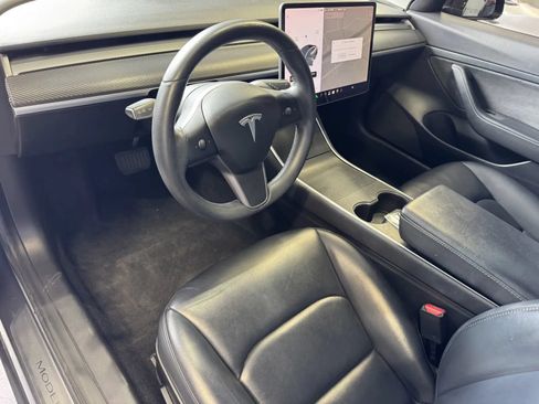 Used 2020 Tesla Model 3 Standard Range RWD image 11