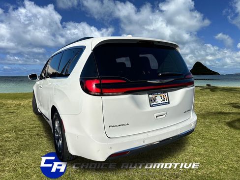 Used 2022 Chrysler Pacifica Limited image 5