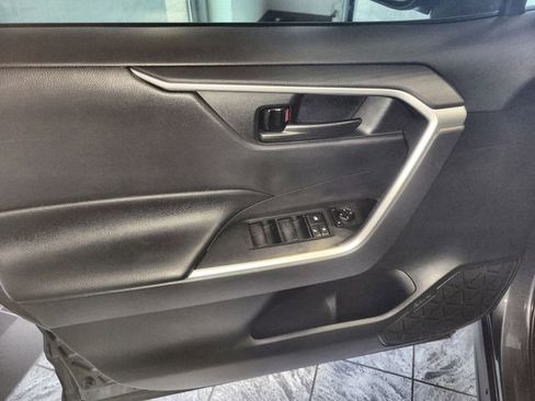 Used 2019 Toyota RAV4 LE w/ Carpet Mat Package image 13