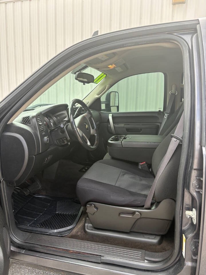 Used 2011 Chevrolet Silverado 2500 LT AWD/4WD image 7
