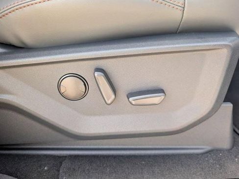 New 2025 Ford Expedition Active image 22