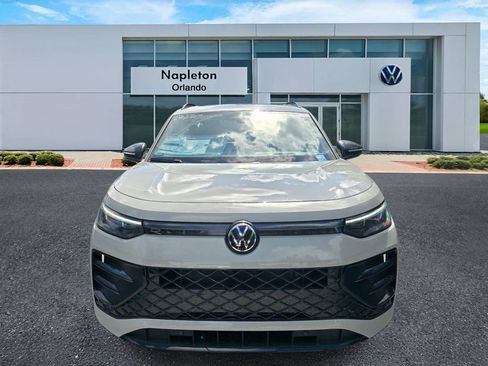 New 2026 Volkswagen Tiguan SE R-Line FWD image 2