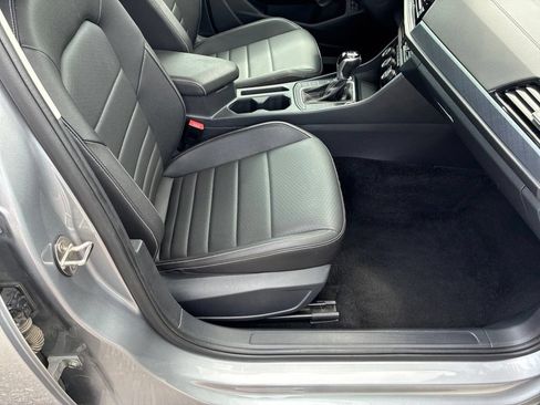 Used 2024 Volkswagen Jetta SE FWD image 42