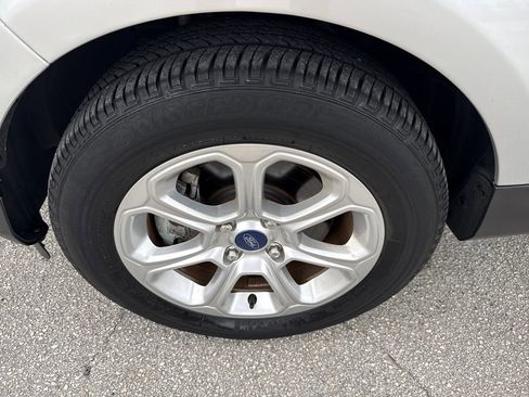 Used 2021 Ford EcoSport SE w/ SE Convenience Package image 12