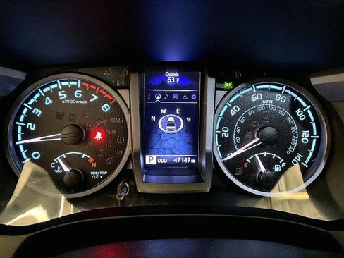 Used 2020 Toyota Tacoma TRD Off-Road image 19