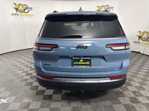 New 2026 Jeep Grand Cherokee L Limited w/ Limited Altitude Package AWD/4WD image 7