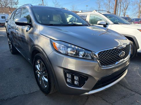 Used 2016 Kia Sorento SX image 17