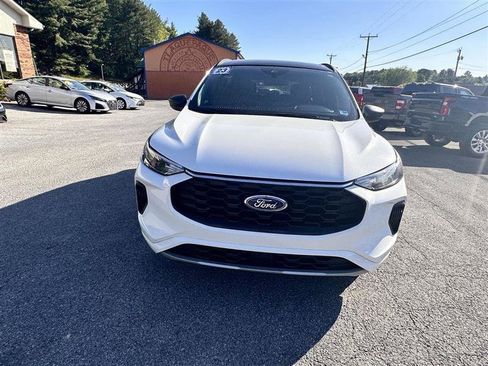 Used 2023 Ford Escape ST-Line w/ Tech Pack #1 FWD image 2