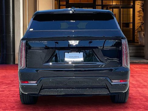 New 2026 Cadillac Escalade IQ Sport 2 w/ LPO, ONYX Package AWD/4WD image 5