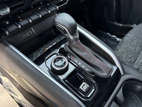 Used 2023 Chevrolet Colorado Z71 w/ Z71 Convenience Package 2 image 23