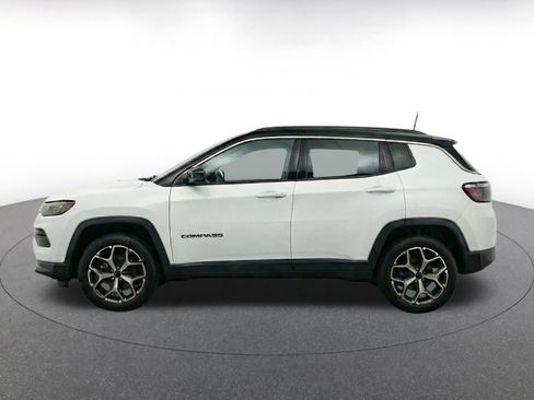 Used 2025 Jeep Compass Limited AWD/4WD image 5